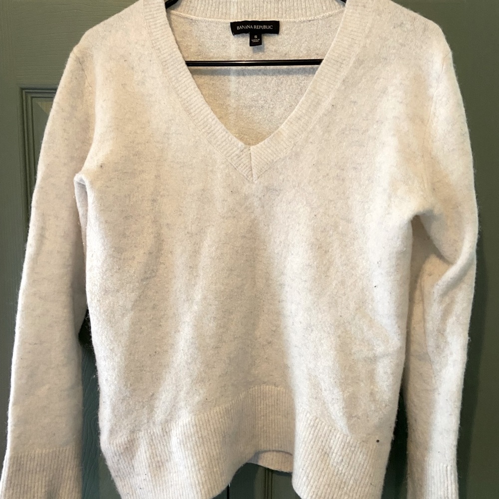 Banana Republic white eyelash v-neck sweater